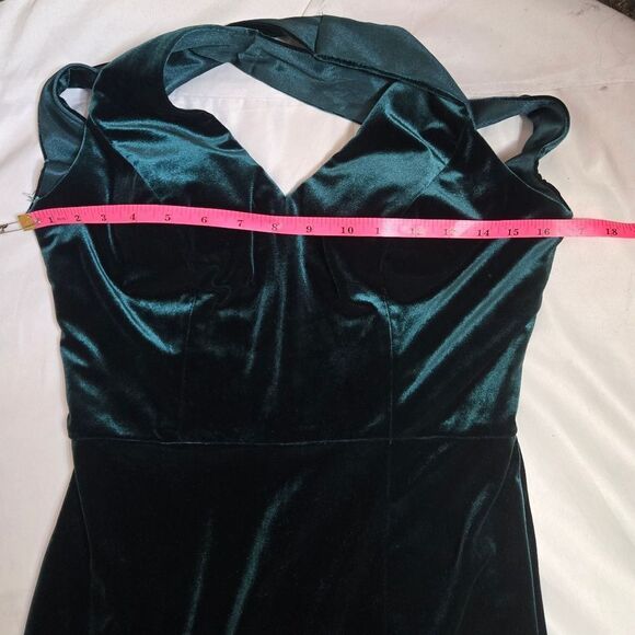 REVELRY Asher velvet classic emerald criss cross‎ open back maxi dress gown 6 - Picture 7 of 11